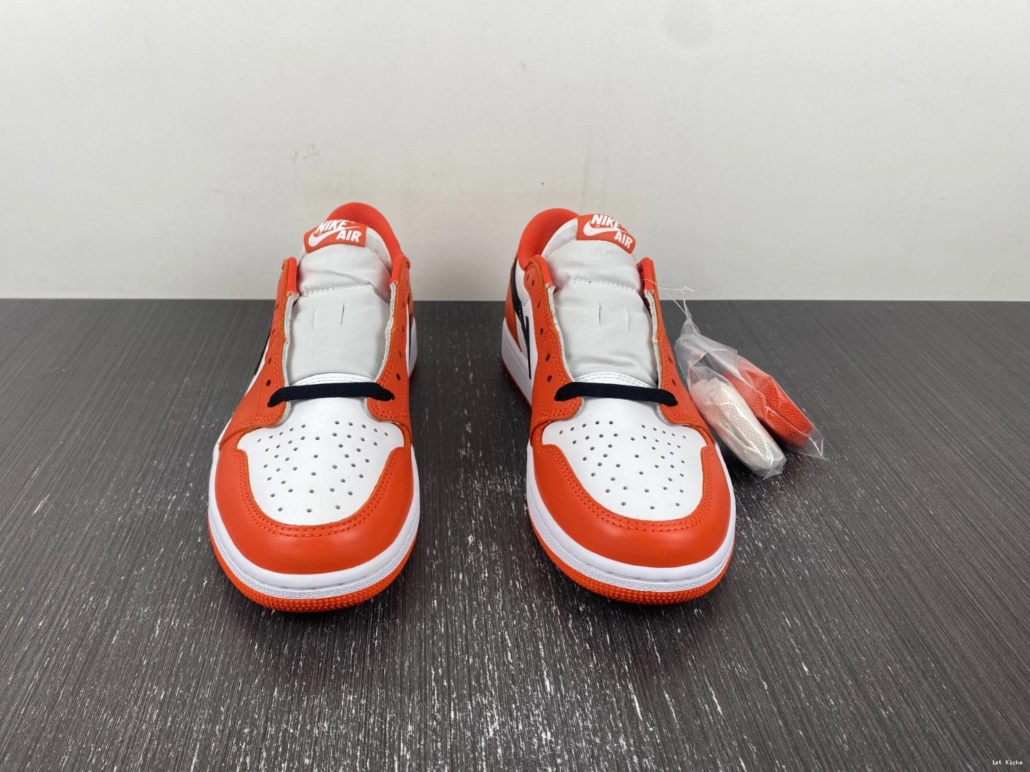 1 Jordan Low CZ0790-801 Men's Starfish - 0129